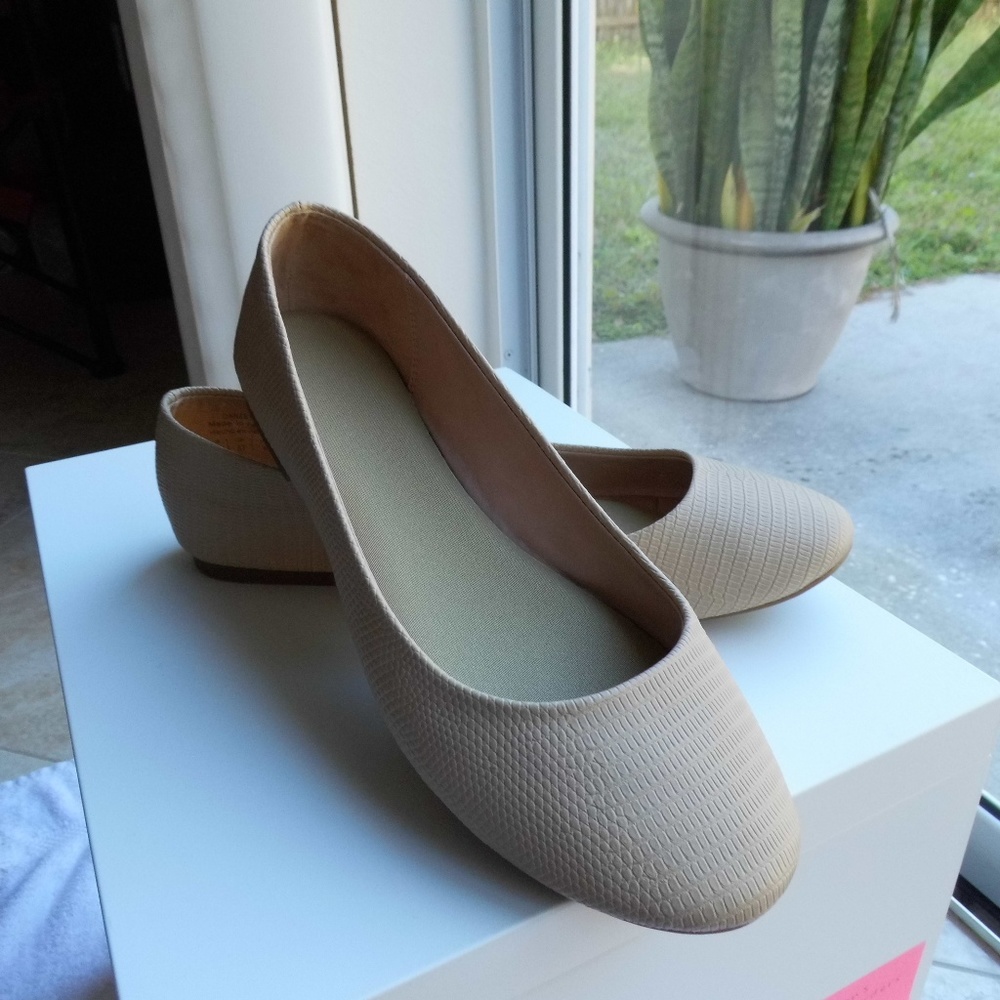 Mix No. 6 Tan Nude Danzey Flats